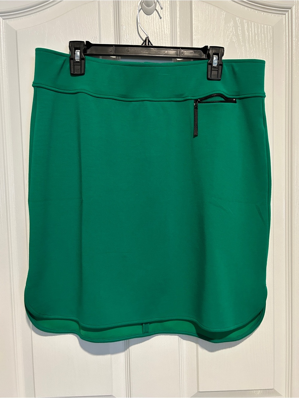 GSTQ Kelly Green Sporty Skirt